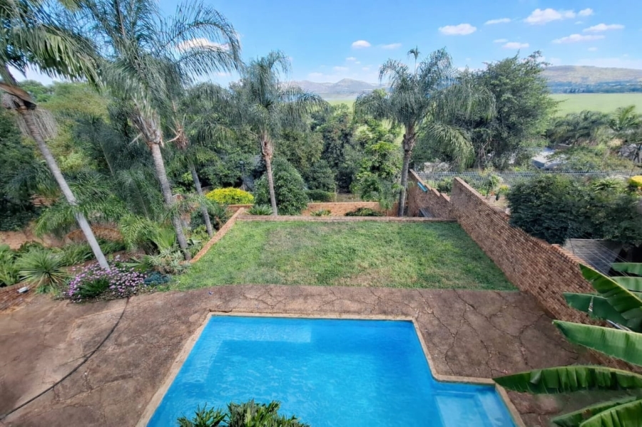 4 Bedroom Property for Sale in Kosmos North West